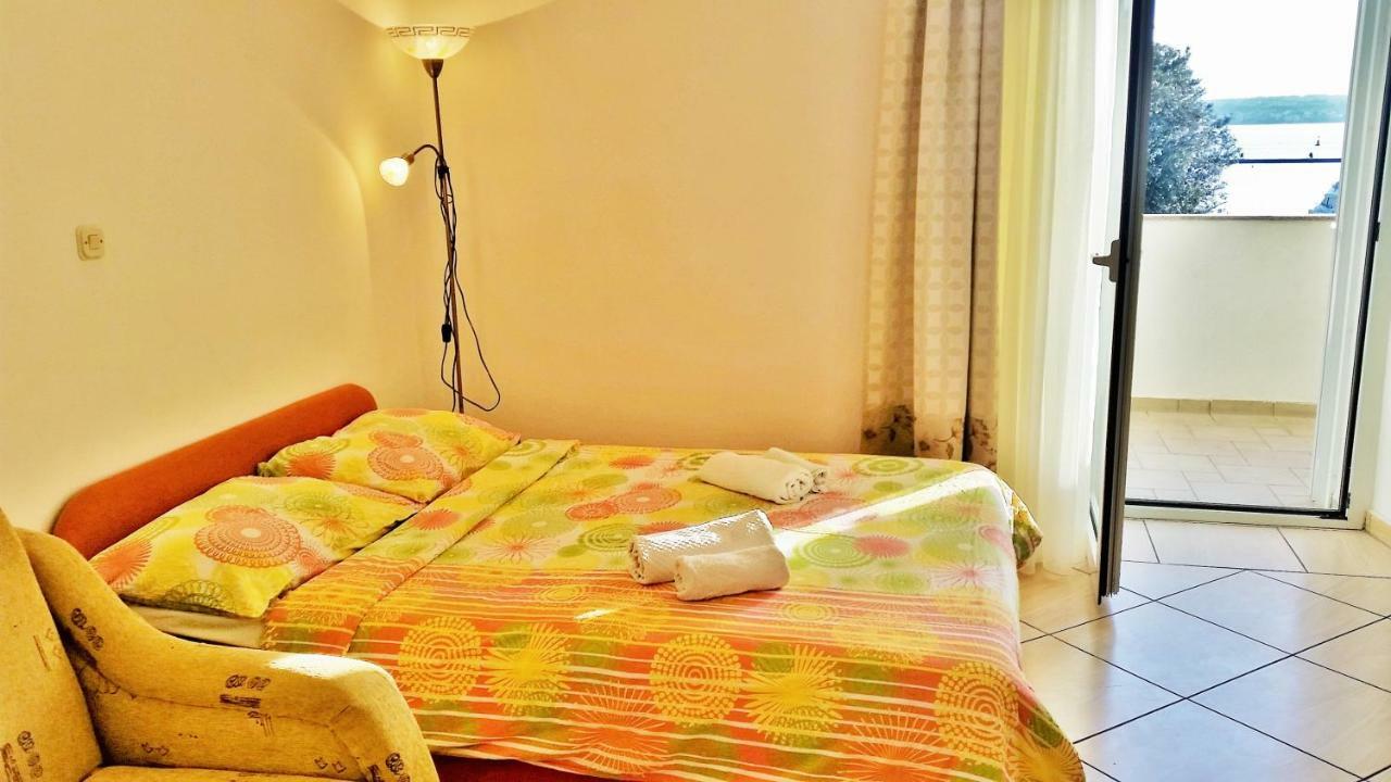 Obala Apartment & Studios Malinska Eksteriør billede